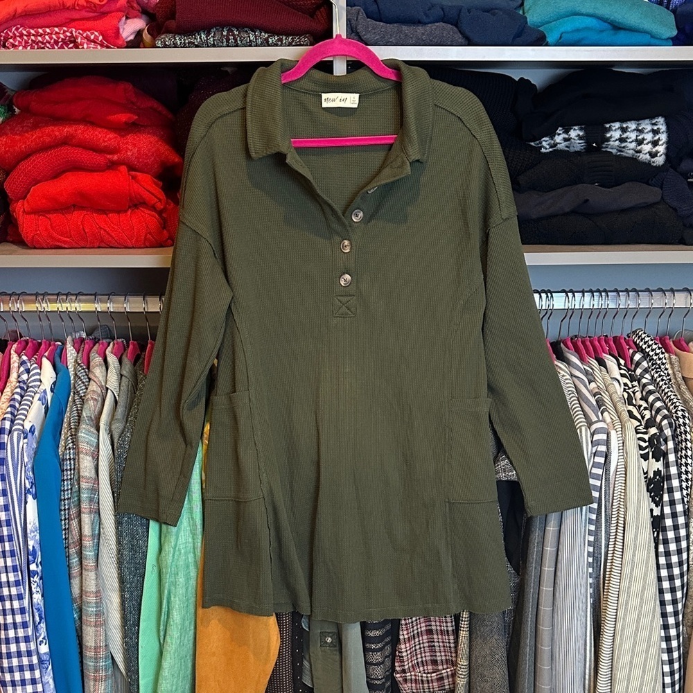 New In olive front button 2 pocket long sleeve dress size S